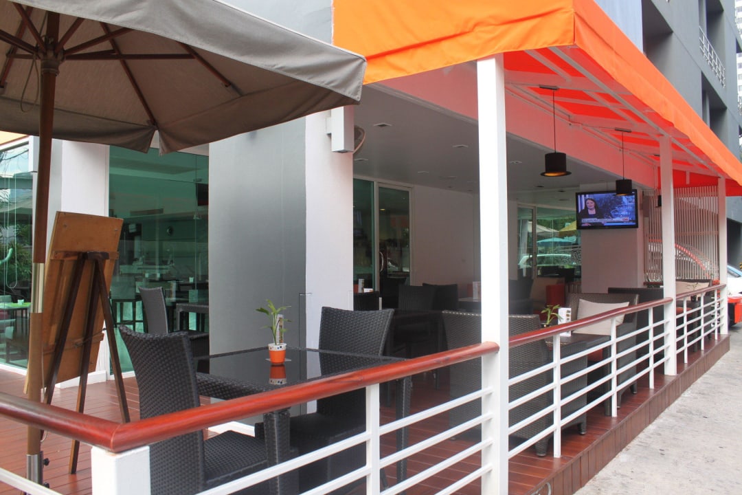 External view of the canopy outdoor restaurant Hotel Solo Sukhumvit 2