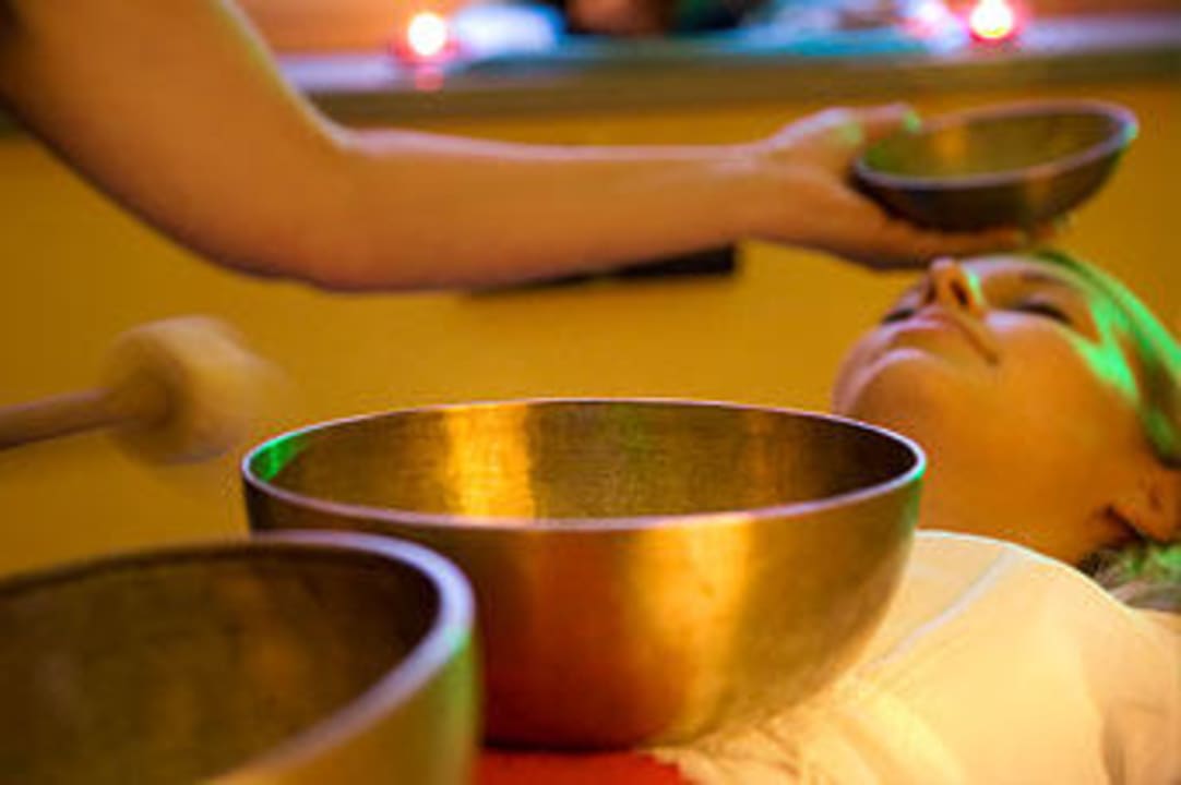 Klangschalenmassage im ELMASA - Massagezentrum Gästehaus beim Nuihausa
