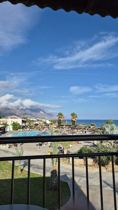 Ausblick Grand Blue Beach Hotel