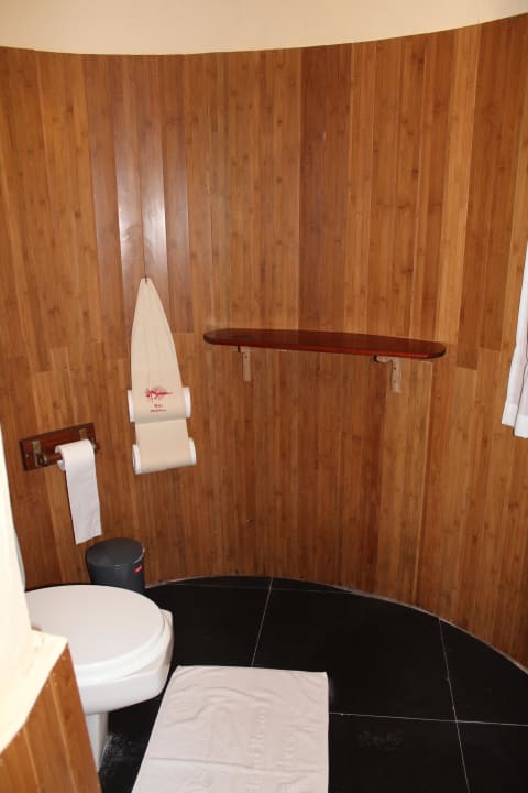 WC Nika Island Resort & Spa