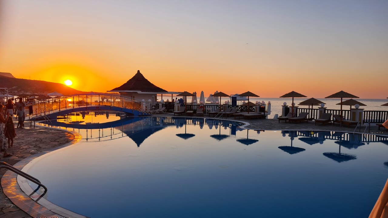 Pool Alexander Beach Hotel & Village Resort