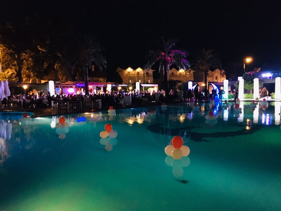 Pool Hotel Grand Ring