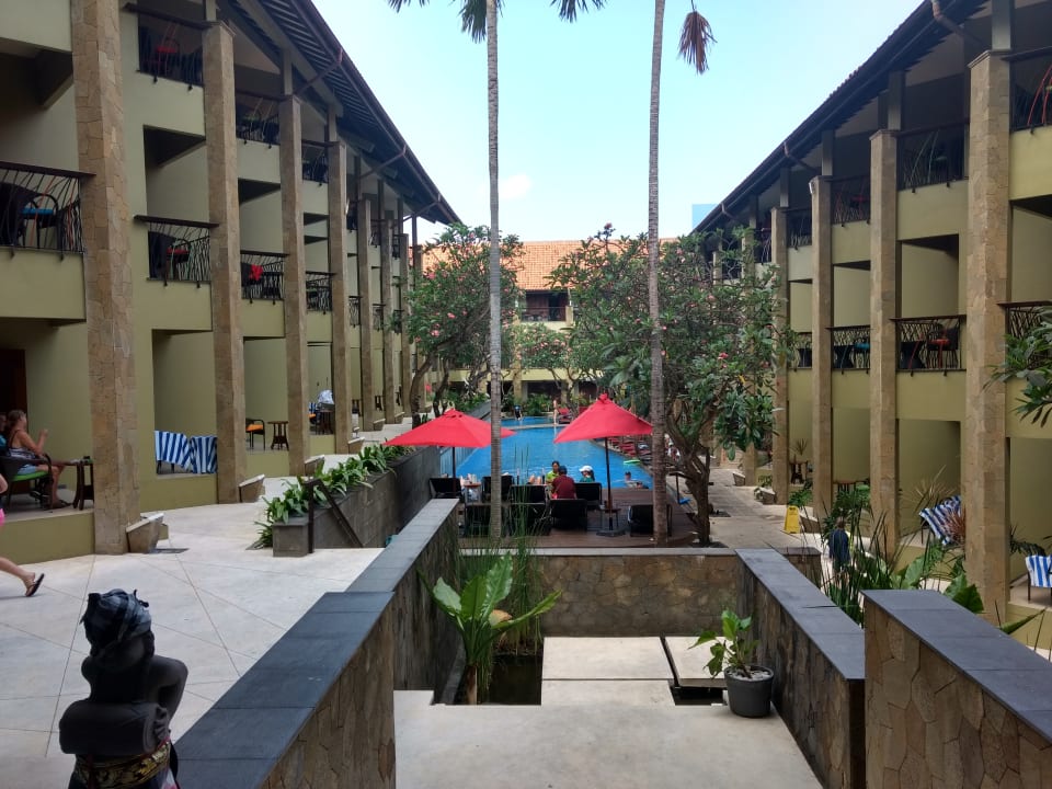 Außenansicht ibis Styles Bali Legian