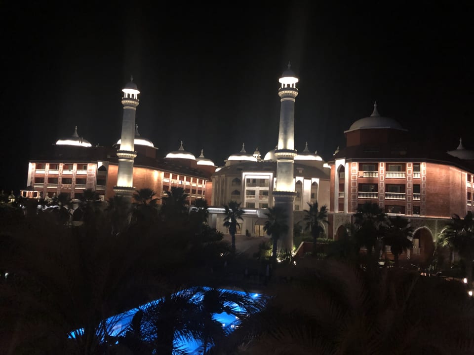 Außenansicht Royal Taj Mahal Hotel