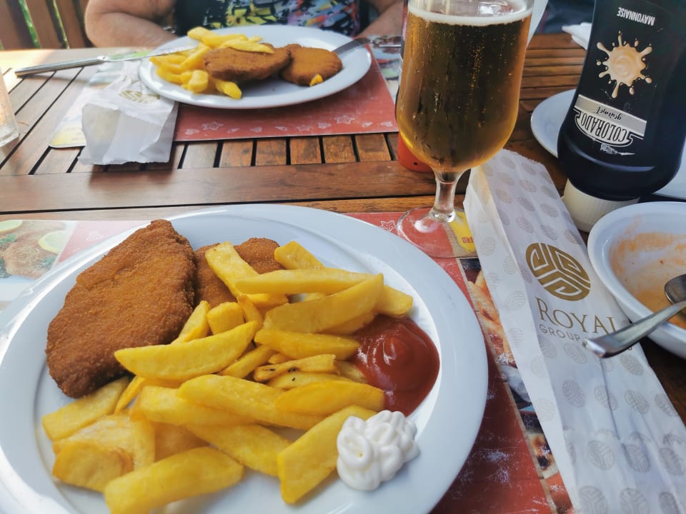 Gastro Royal Taj Mahal Hotel