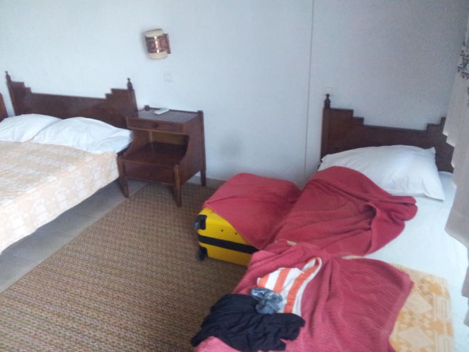 Das Schlafzimmer alt und rustikal Pallini Beach Hotel