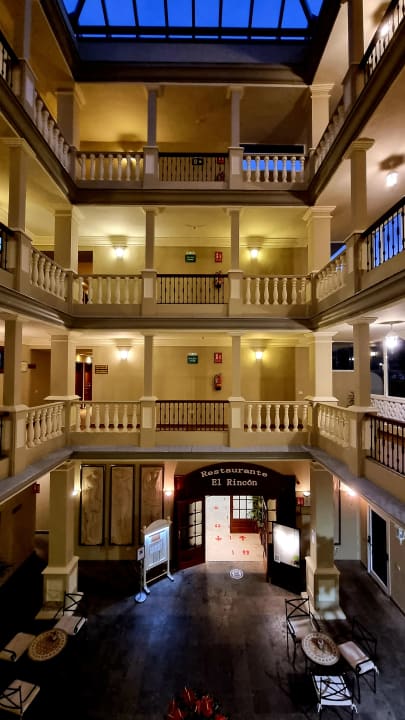 Lobby Hotel Riu Garoe