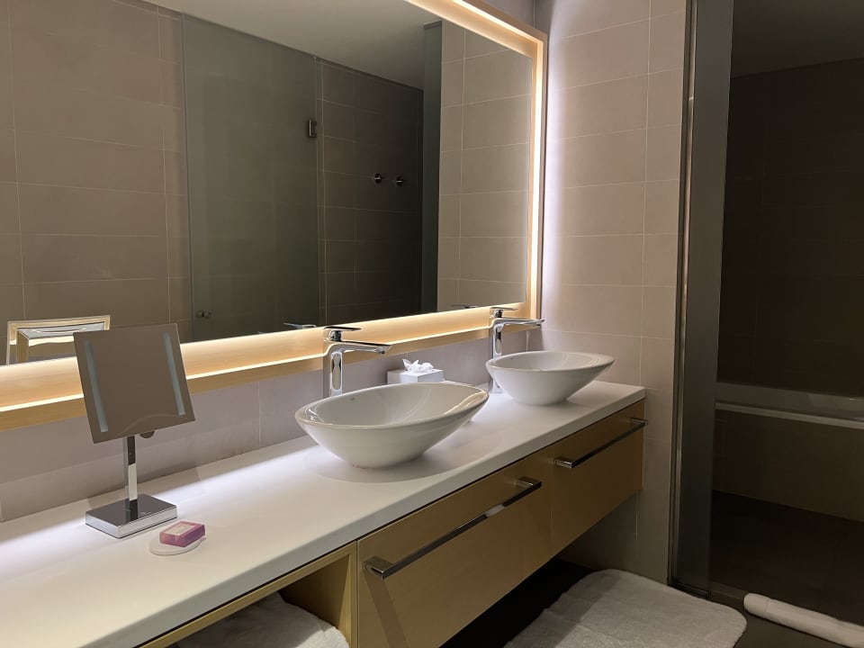 Zimmer Mövenpick Resort Al Marjan Island