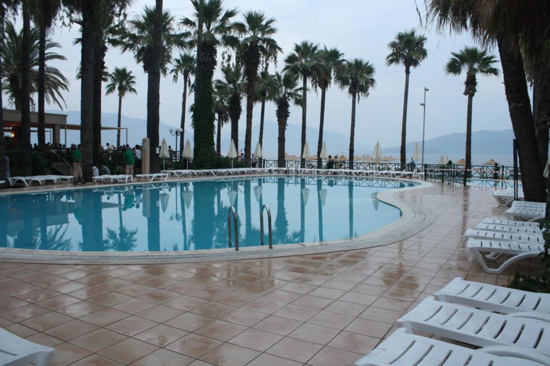 Jeden z basenów Prime Beach Hotel