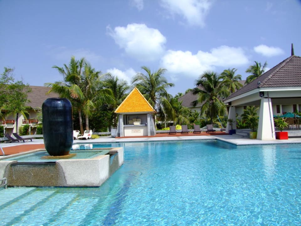 Zwei Pools Novotel Chumphon Beach Resort And Golf