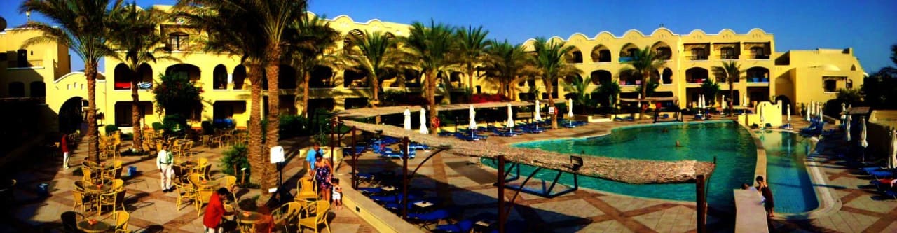 Панорама отеля с террасы ресторана  Jaz Makadi Gardens - TUI BLUE Makadi Gardens - Adults Friendly 16 Years Plus