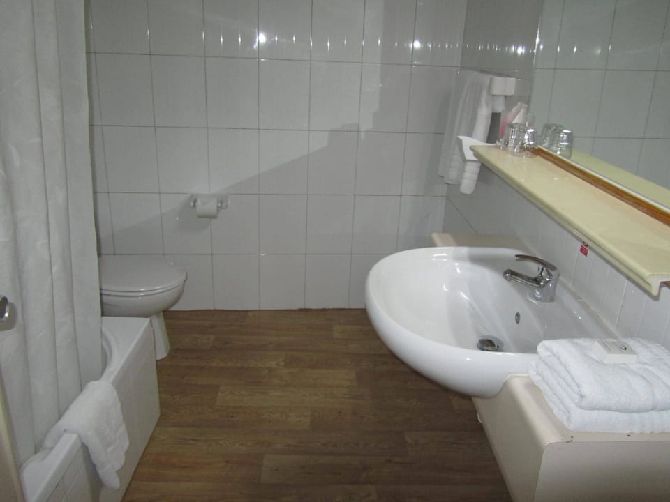 Bathroom Topaz Hotel