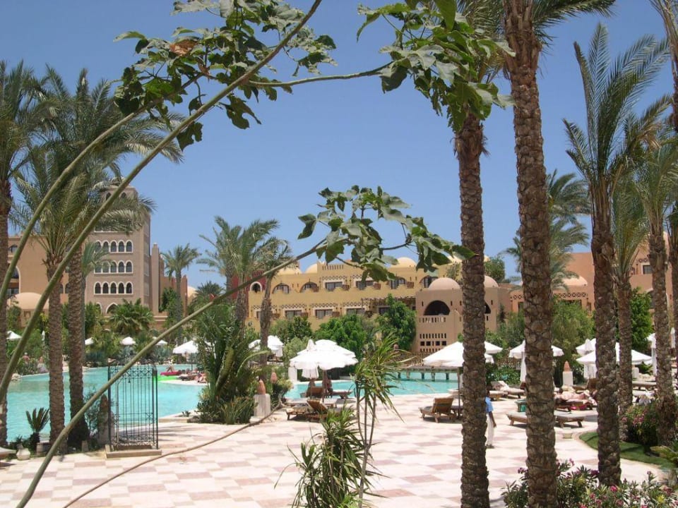 Pool-Liegen vom Palace Makadi Palace