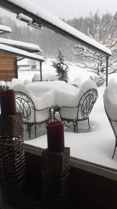 Blick aus dem Restaurant Alm- & Wellnesshotel Alpenhof