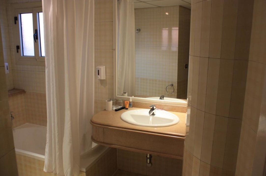 Bad Swiss Inn Nile Hotel