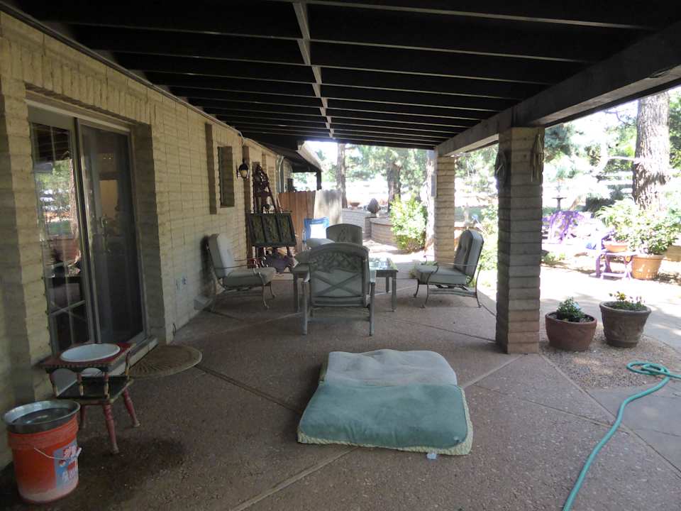 Sitzgelegenheiten im Garten B&B Grace's Secret Garden