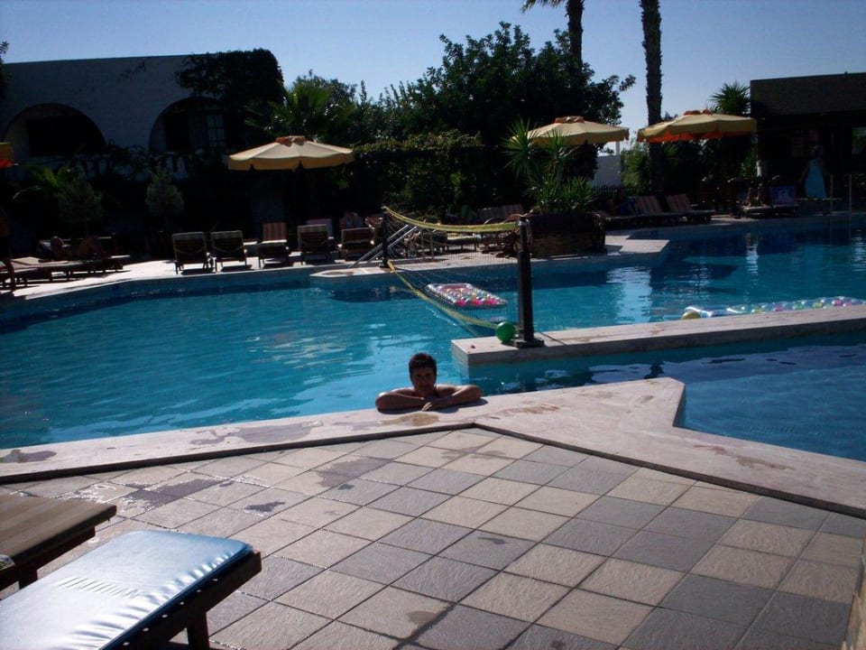 Am Pool Gaia Garden Hotel