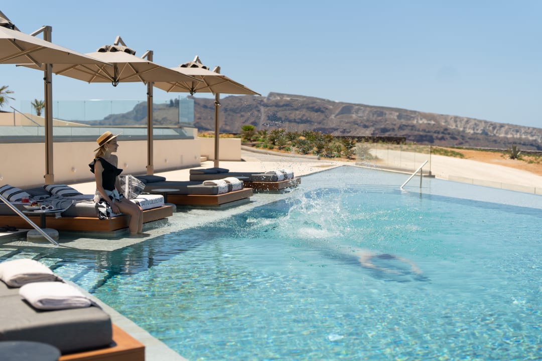 Pool Santo Mine Oia Suites