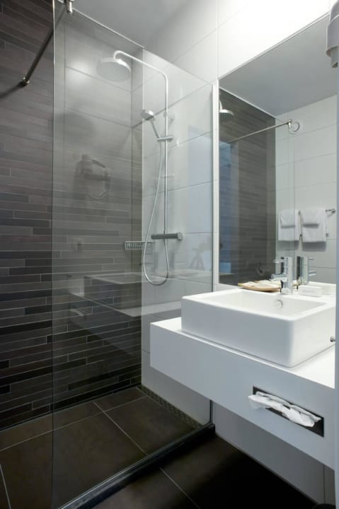 Bathroom Hotel Ecu