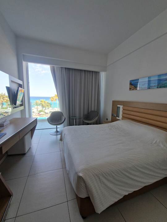 Zimmer Vrissaki Beach Hotel