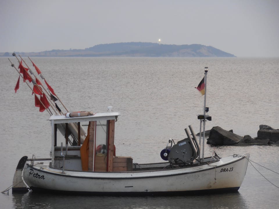 Strand Dranske mit Blick auf Hiddensee Strandhotel Dranske