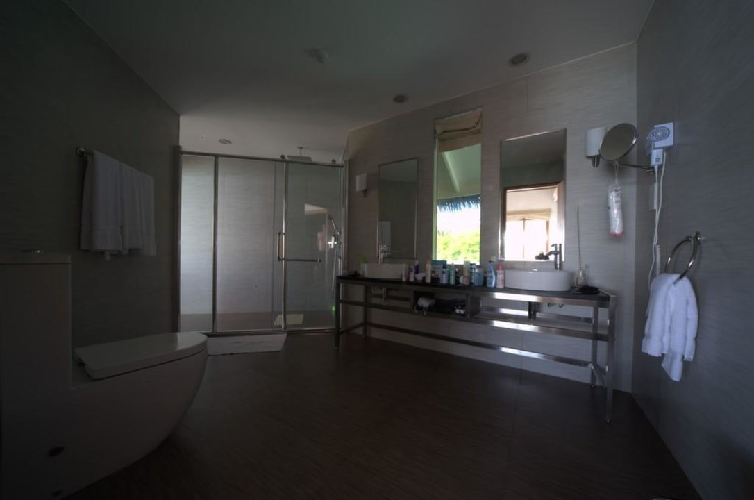 Water Villa mit Jacuzzi Kuramathi Maldives