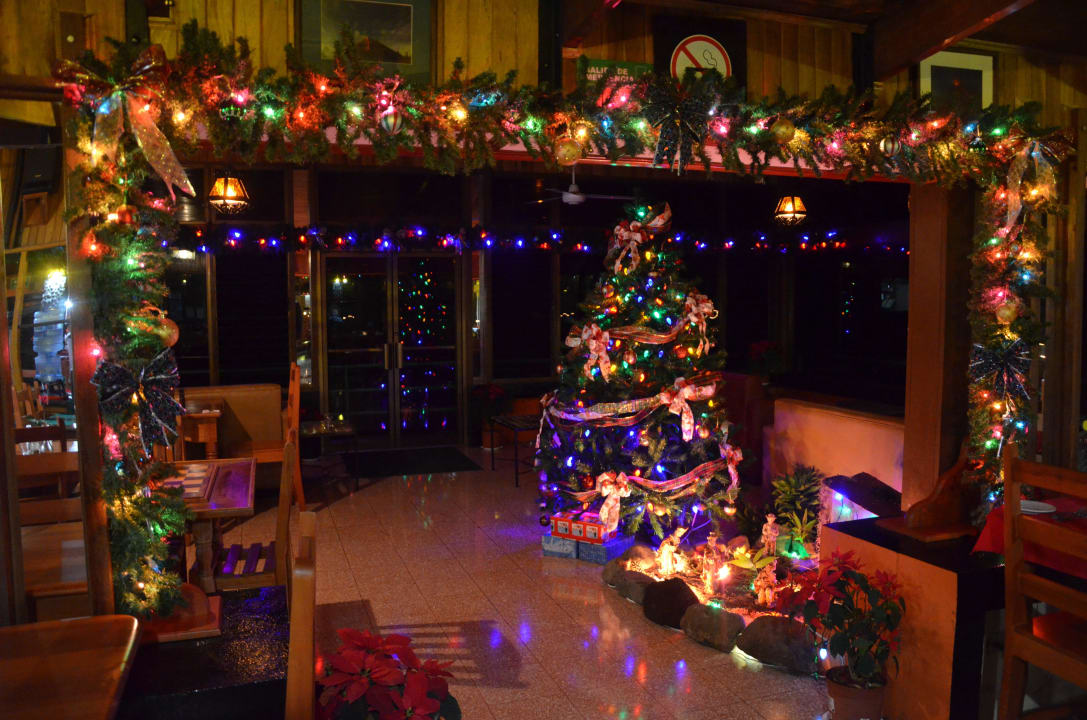 Weihnachtsdeko im Restaurant Arenal Observatory Lodge & Spa