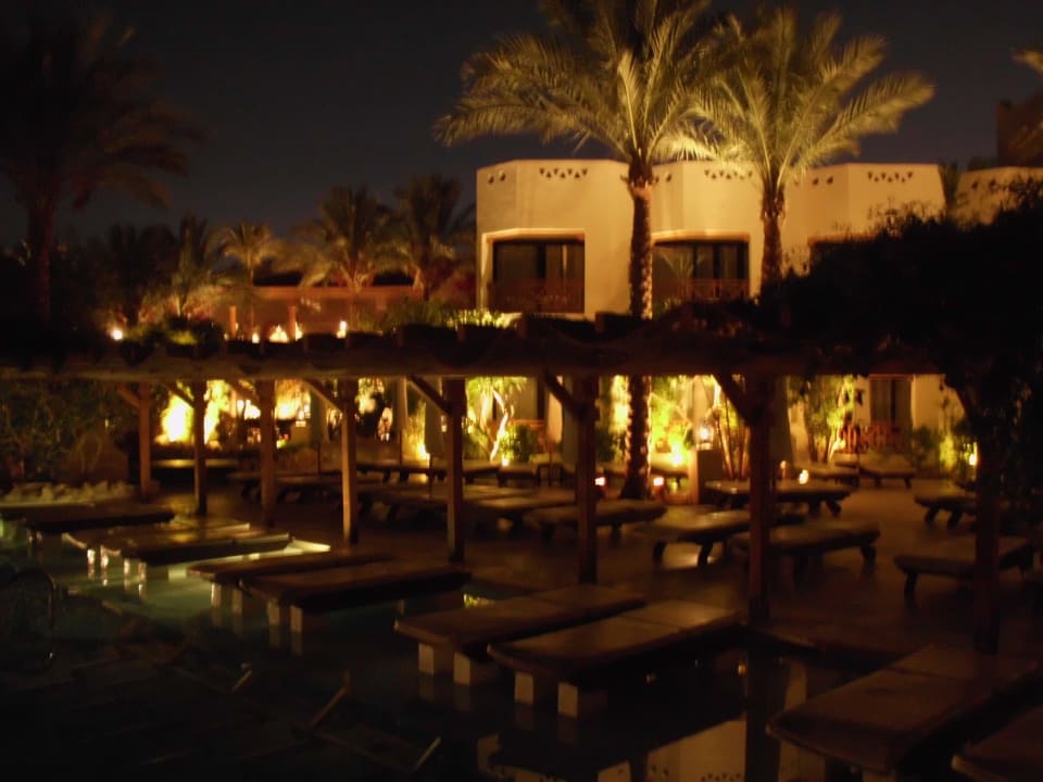 Und nochmal die Liegen im Wasser Ghazala Gardens