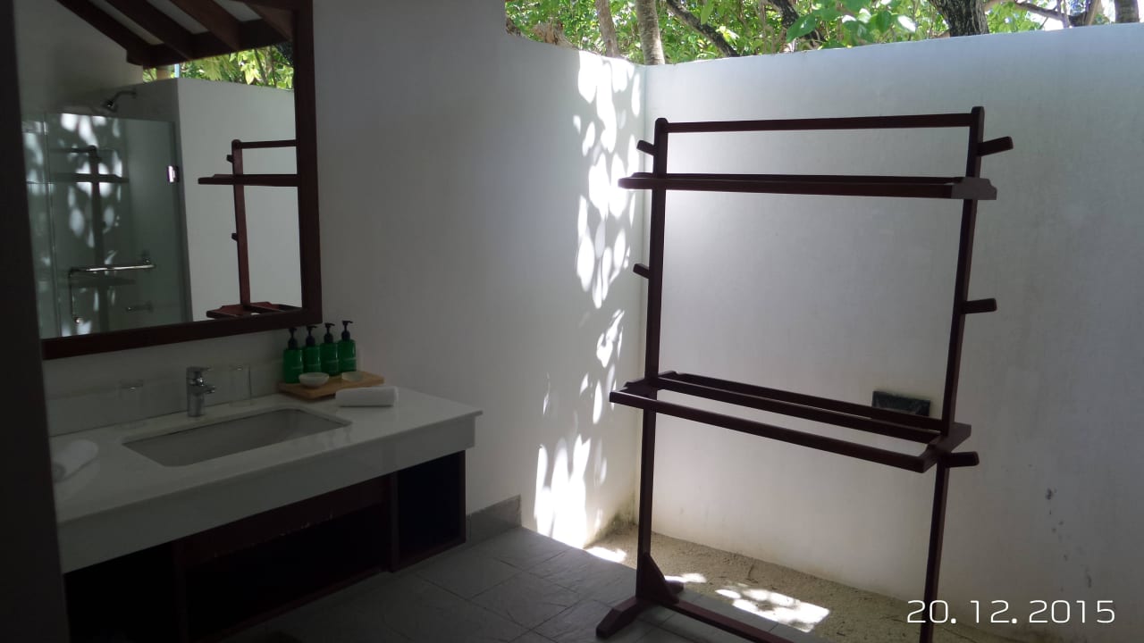 Bad mit schöner Dusche Summer Island Maldives