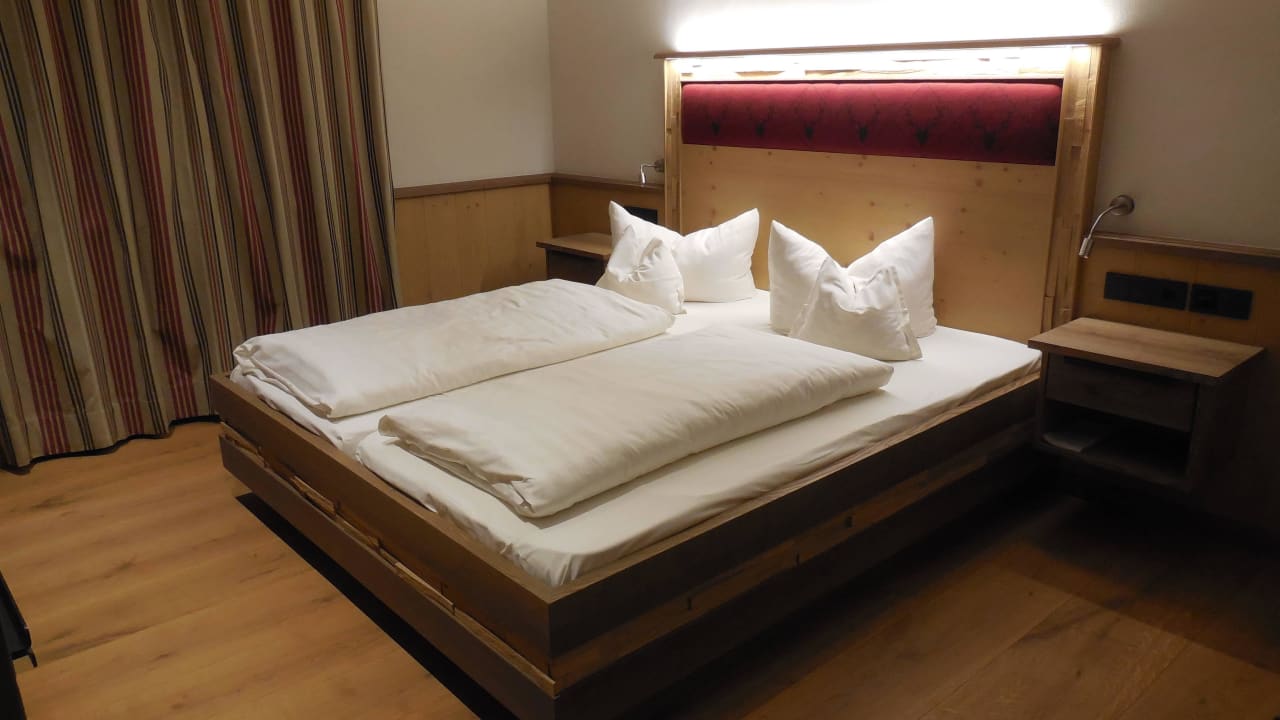 Schlafzimmer Hotel Alpenhof Krün