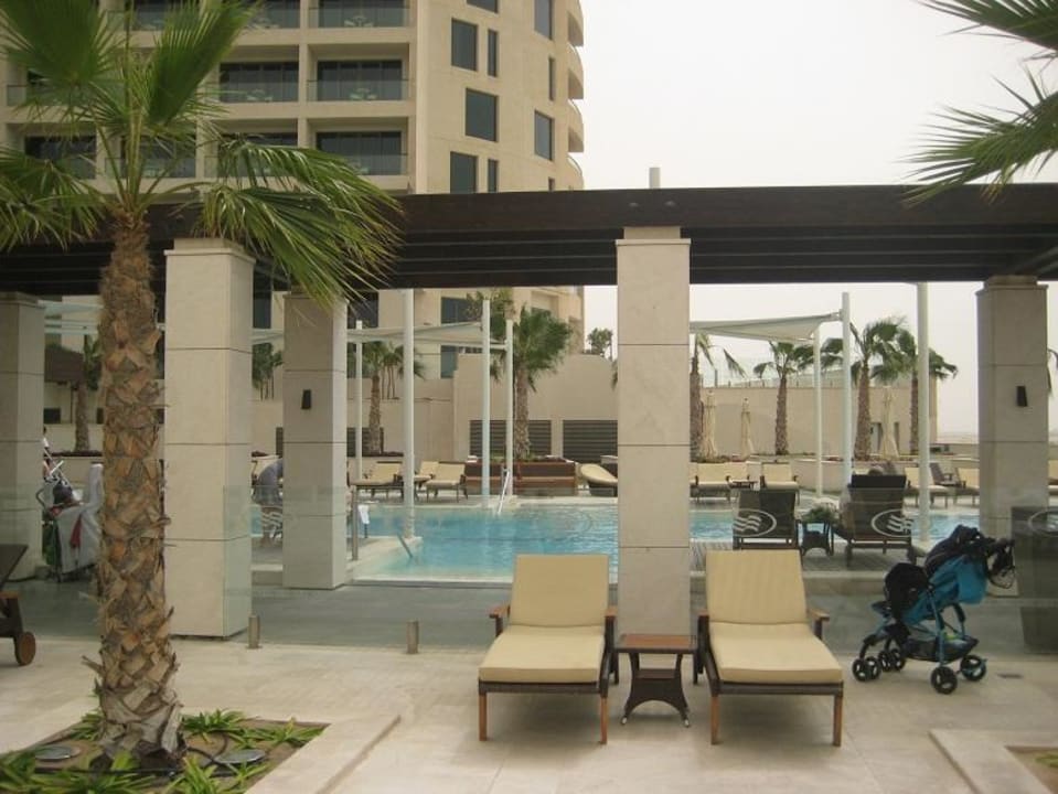 Poolanlage Crowne Plaza Hotel Yas Island