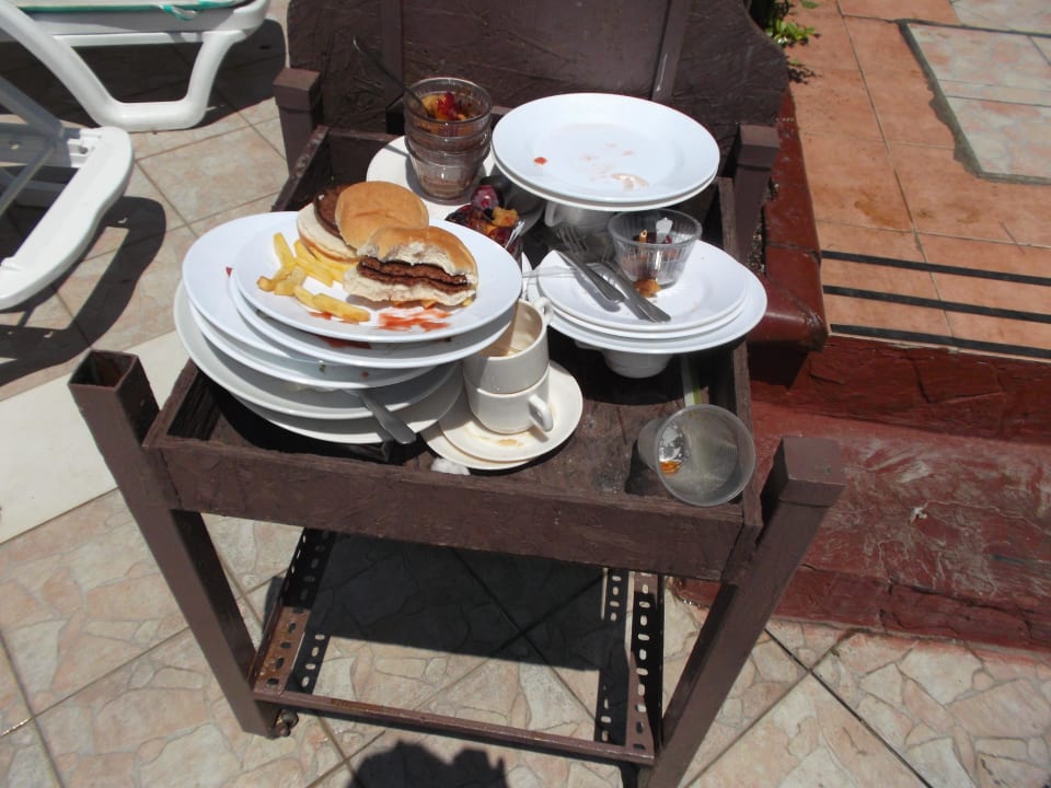 Es wurde nur um 18:00 Uhr geleert Holiday Park Resort