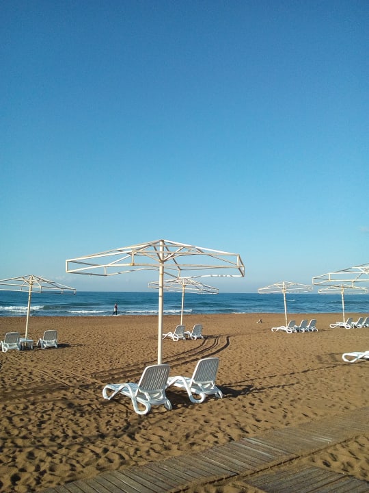 8 Uhr früh am Strand Kamelya Collection Selin Hotel
