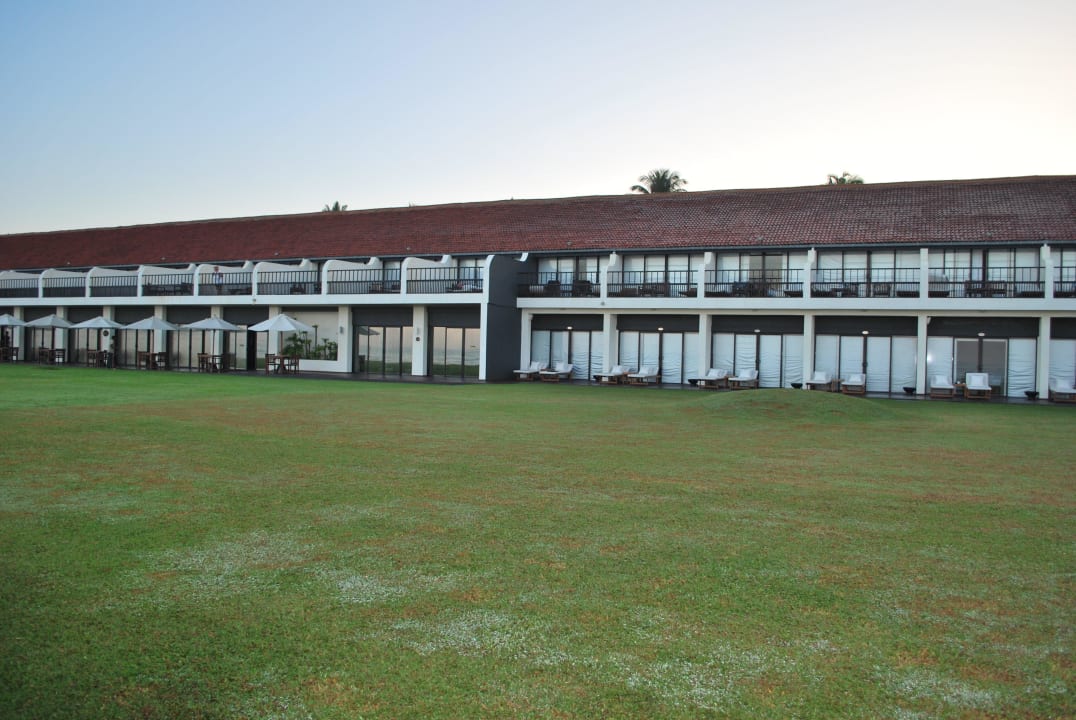 Hotel vom Meer aus gesehen EKHO Surf