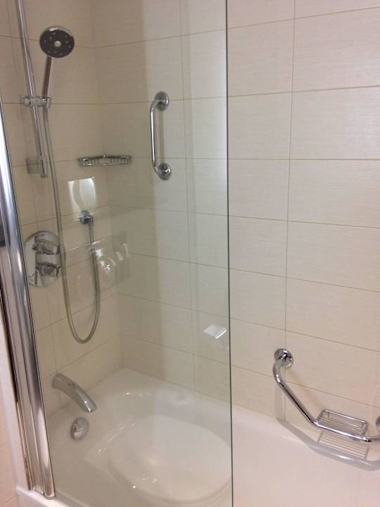 Shower Hilton Reading