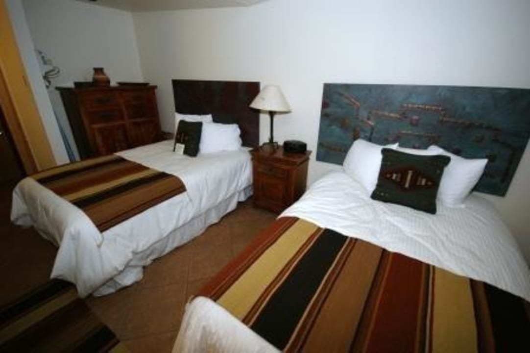 Nicht das Ritz Hotel Far View Lodge