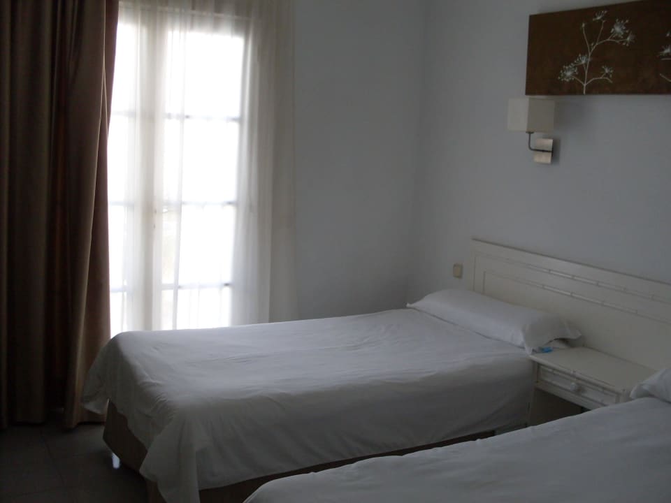 Eines der beiden Schlafzimmer Lagos de Fañabé Beach Resort