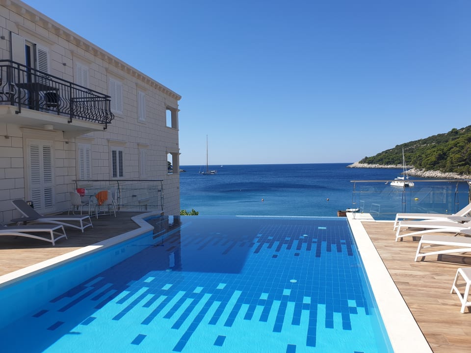 Pool Boutique Pine Tree Apartments