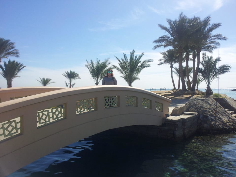 The island bridge Continental Hotel Hurghada