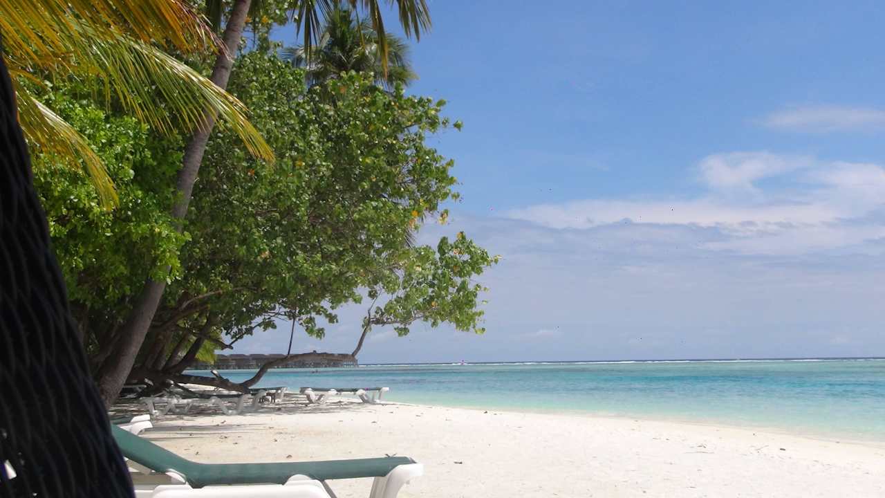 Strandansicht Meeru Maldives Resort Island