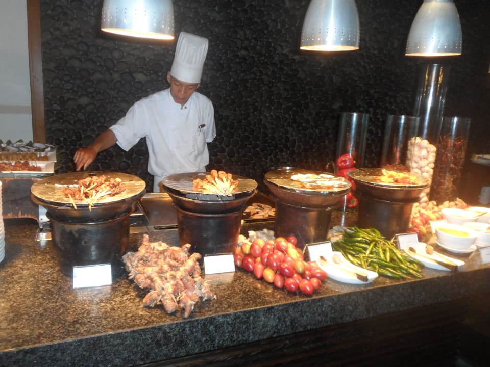 Grill  The Laguna A Luxury Collection Resort & Spa