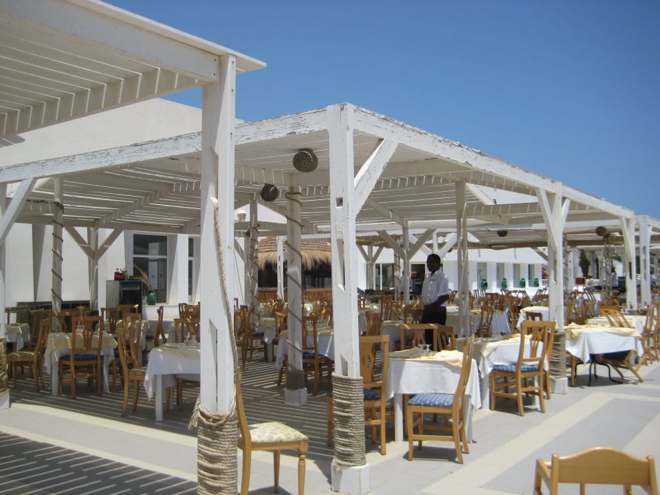 Außen-Essbereich Hotel El Mouradi Djerba Menzel
