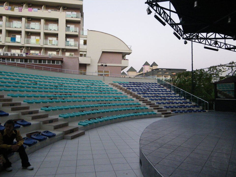 Amphitheater Hotel Titan Select