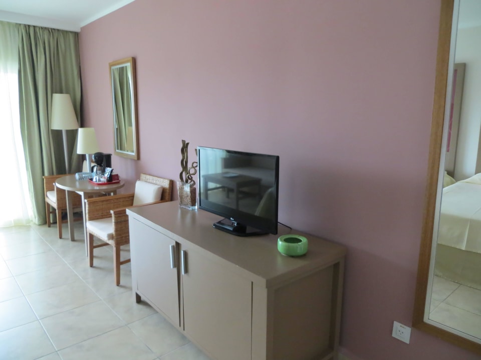 TV Melia Jardines del Rey