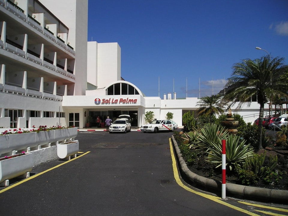 Zufahrt zum Hotel Melia La Palma Hotel