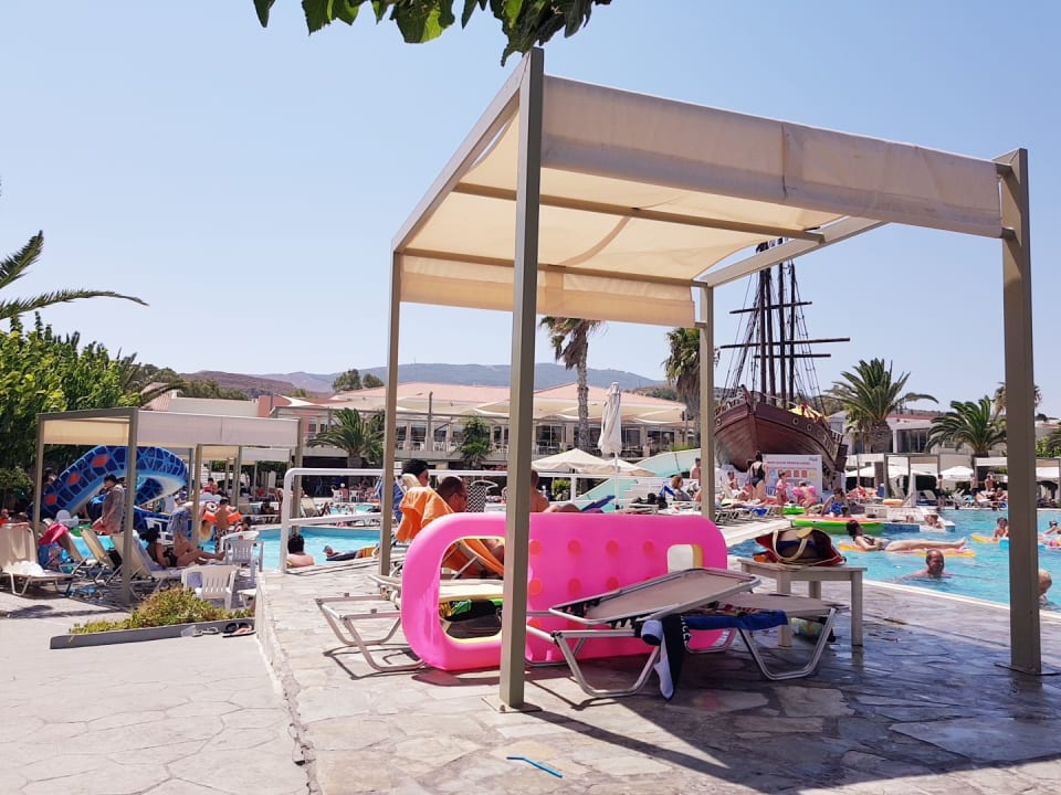 Pool Kipriotis Village Resort