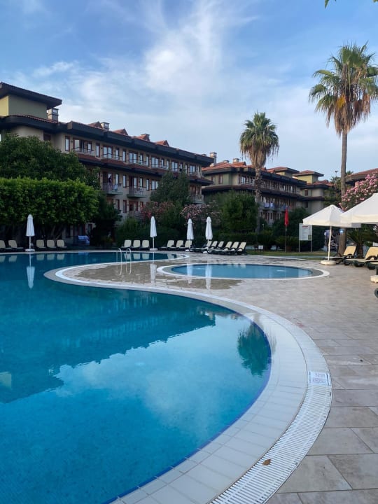Pool Club Grand Side