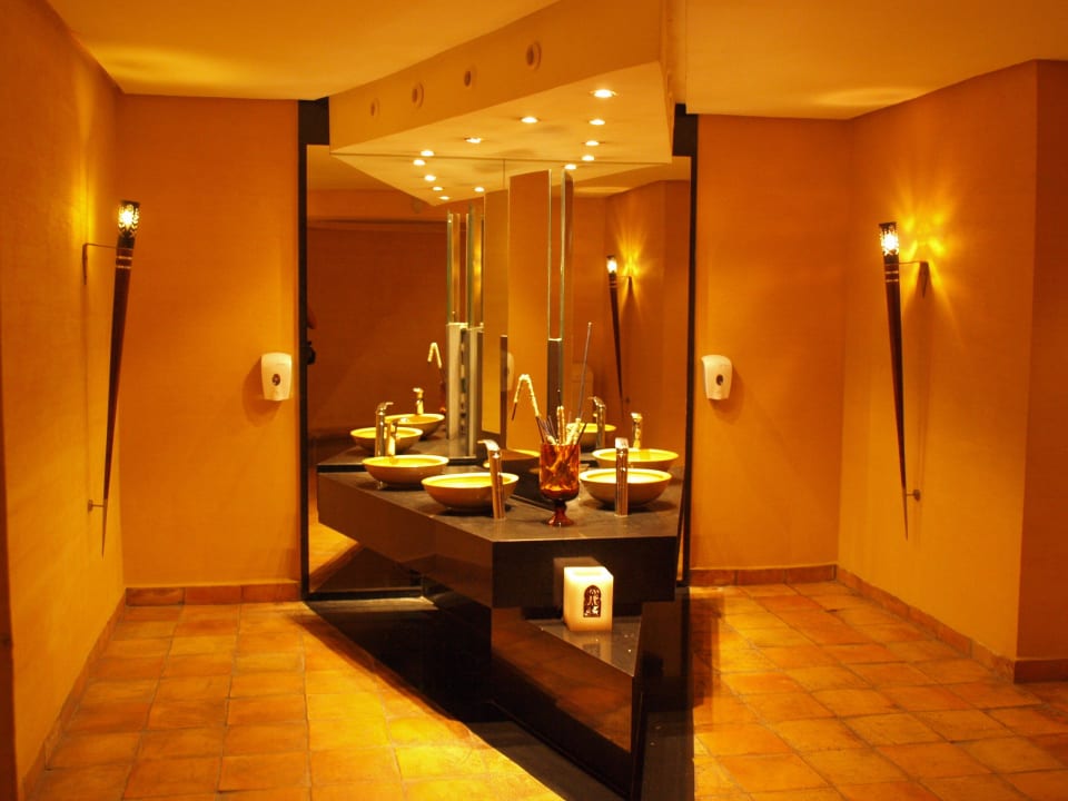 Waschraum vom Gäste-WC Iberostar Waves Founty Beach