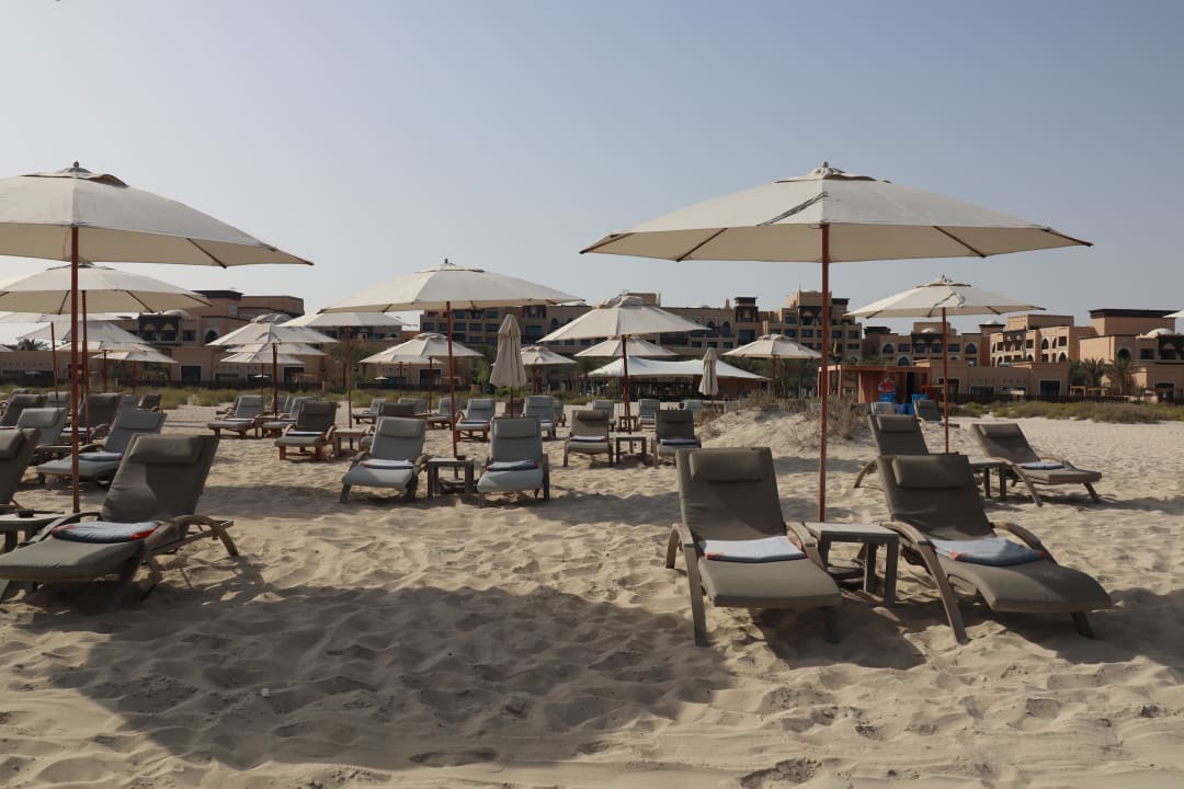 Strand Saadiyat Rotana Resort &  Villas