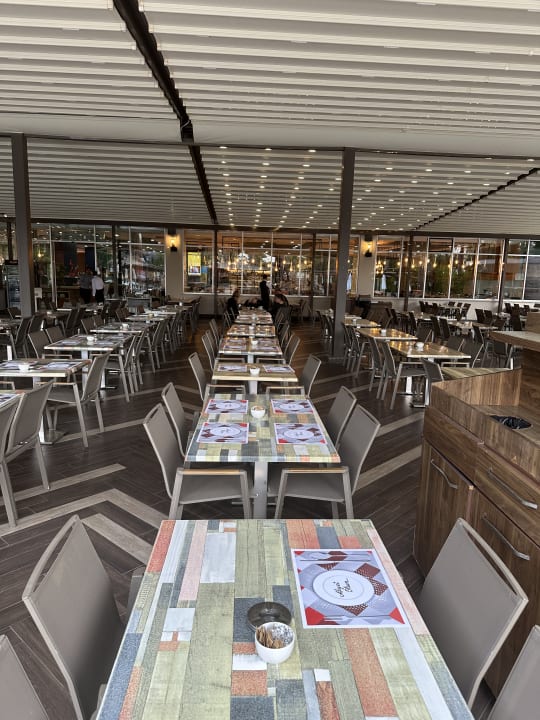 Gastro Saturn Palace Resort Hotel